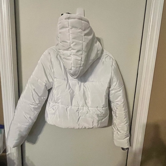 Prettylittlething White Winter Crop Jacket Size 6 - Picture 7 of 7